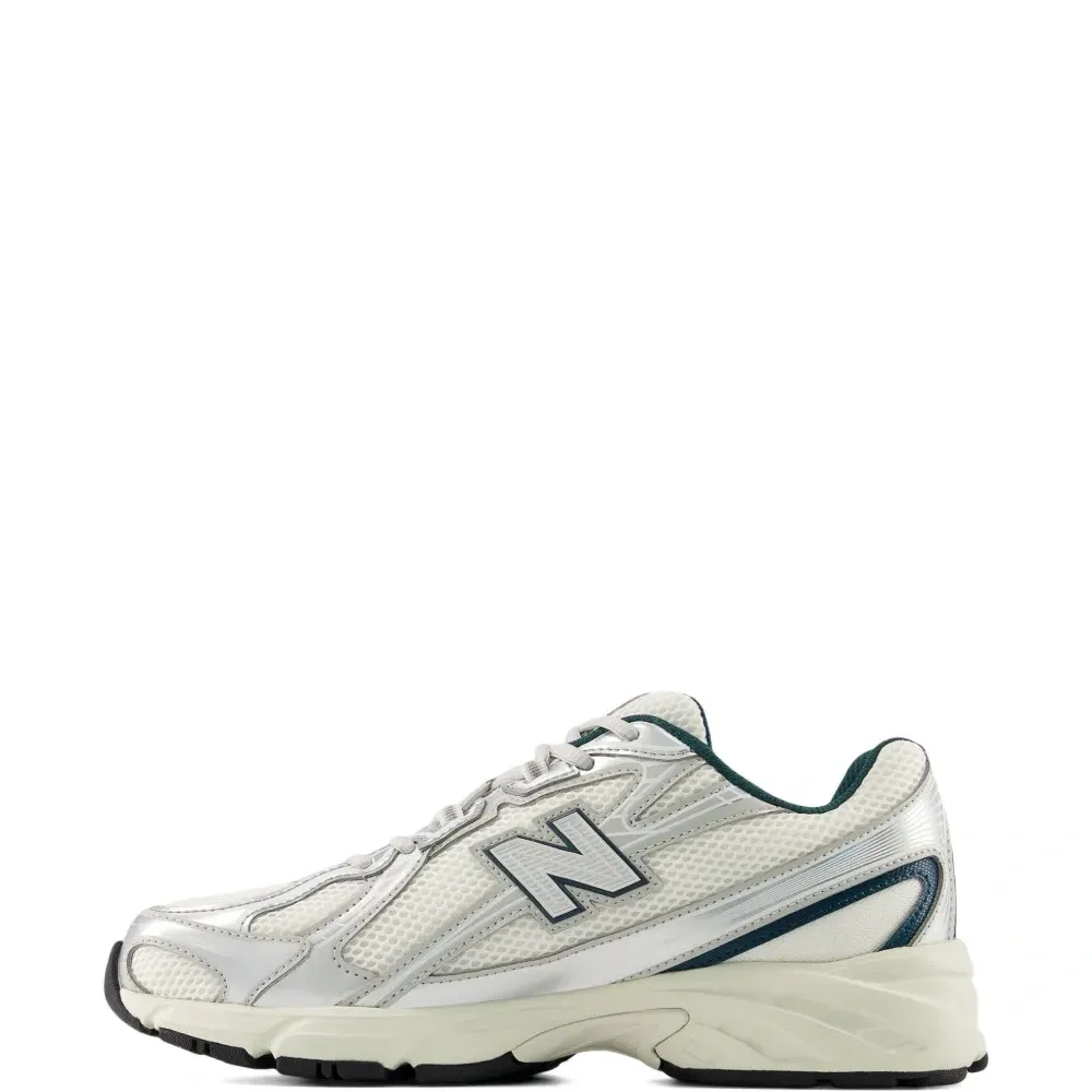 Кроссовки 740 на шнуровке