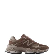 Кроссовки на шнуровке 9060