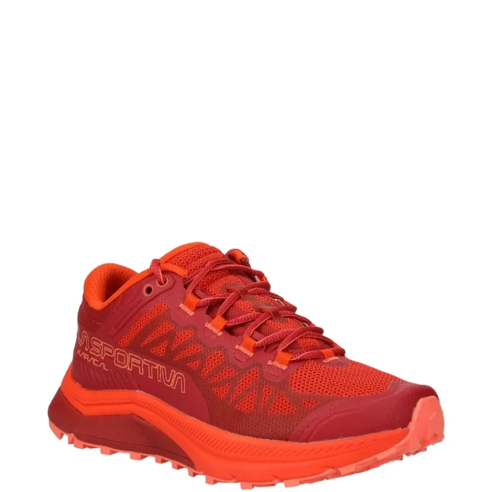 Кроссовки с логотипом