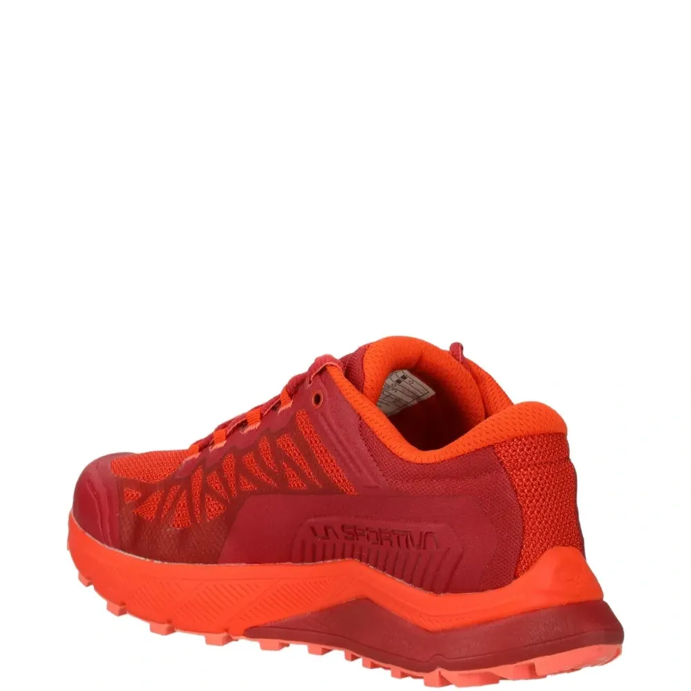 Кроссовки с логотипом