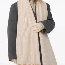 Ребристый шарф с вышитым логотипом Ребристый шарф с вышитым логотипом