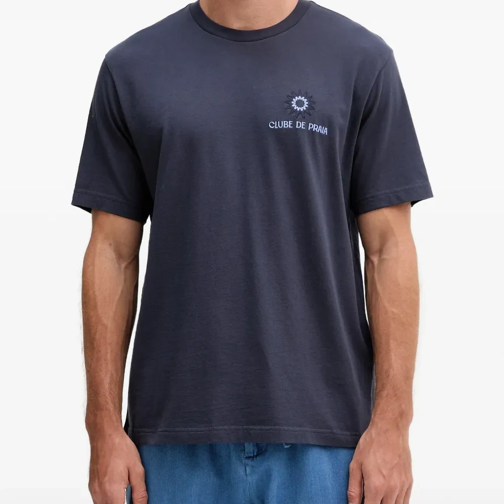 Футболка с вышивкой