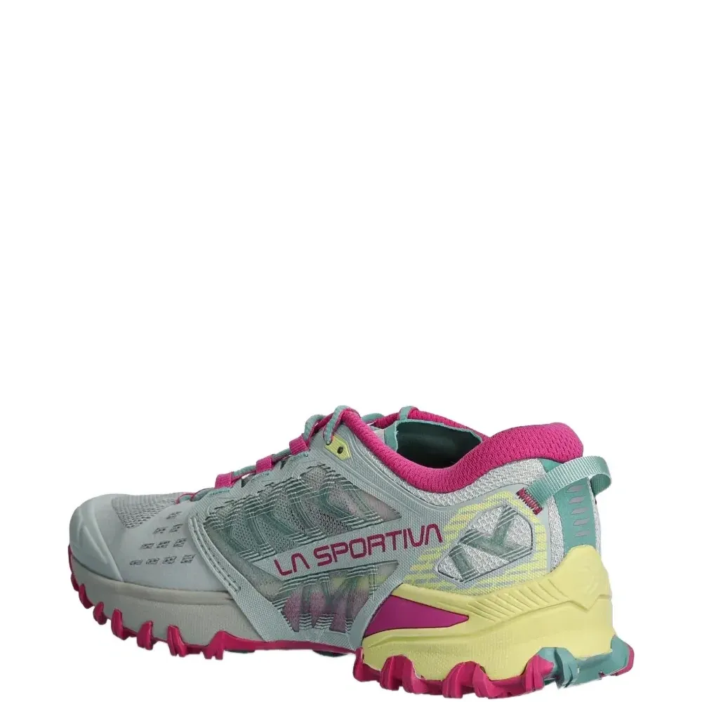 Спортивные кроссовки на шнуровке