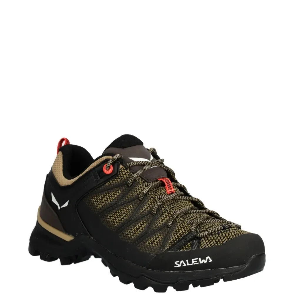 Обувь с решётчатой конструкцией для повышения производительности