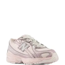 Кроссовки с эластичной шнуровкой 740