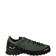 Спортивная обувь с перекрещивающейся шнуровкой