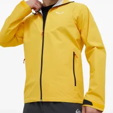 Куртка на молнии с капюшоном