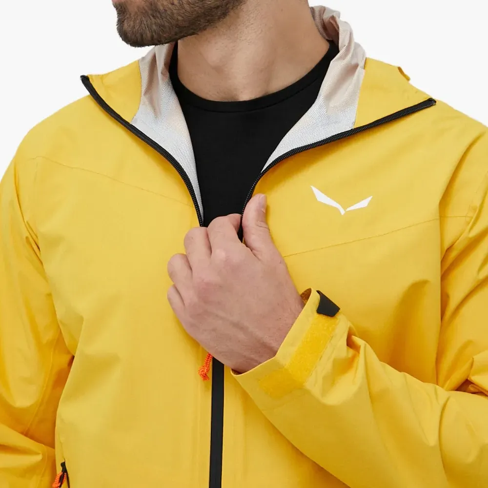 Куртка на молнии с капюшоном