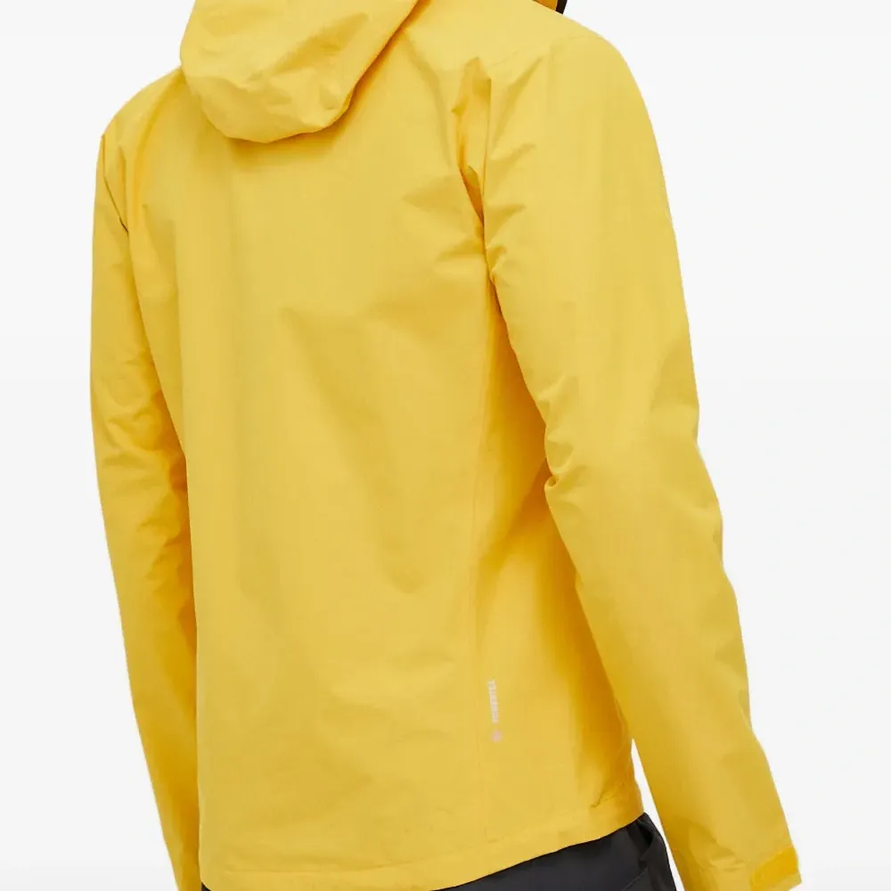 Куртка на молнии с капюшоном