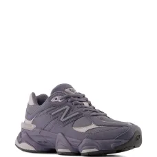 Кроссовки на шнуровке 9060