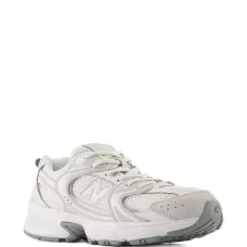 Кроссовки 530 на шнуровке