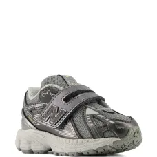 Кроссовки на липучках Кроссовки на липучках