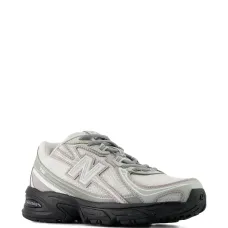 Кроссовки 740