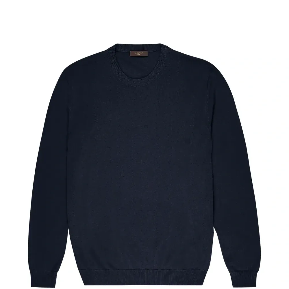 Свитер с круглым вырезом