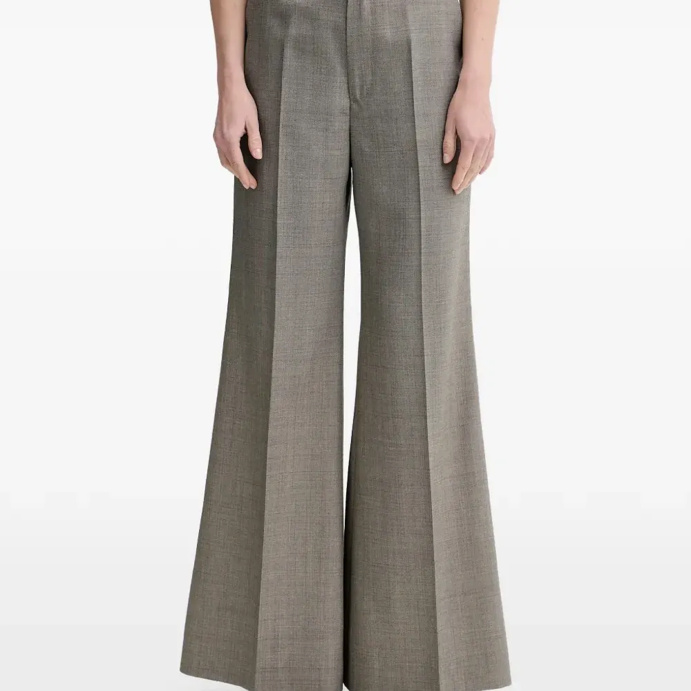 Расклешённые брюки