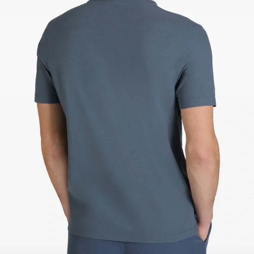 Футболка из органического хлопка облегающего кроя