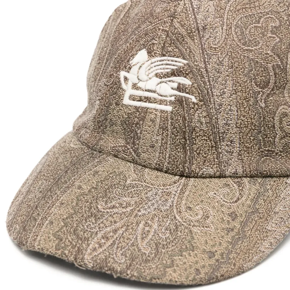 Бейсболка с логотипом и узором «пейсли»