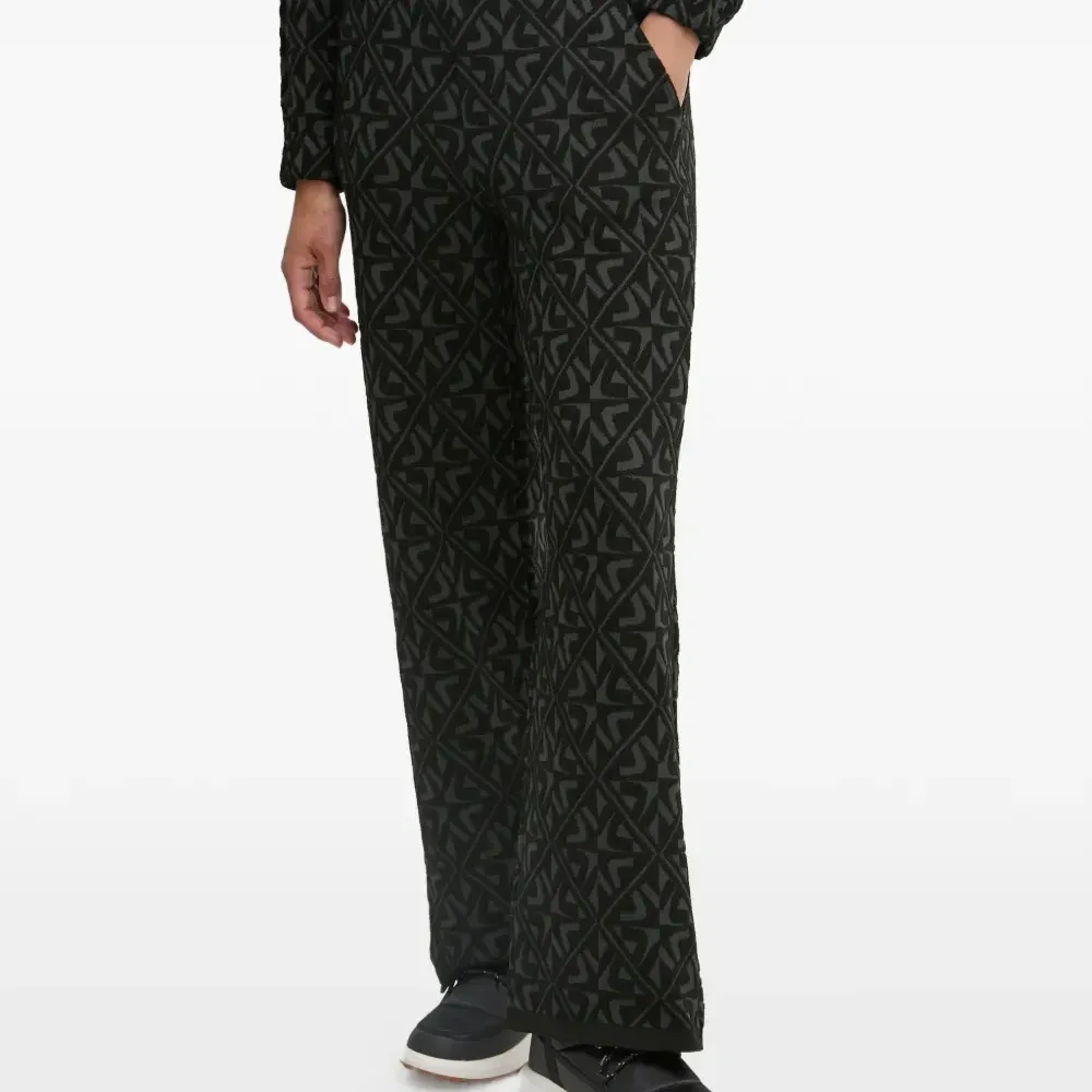 Брюки с геометрическим узором