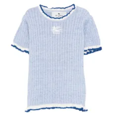 Футболка с вышитым логотипом