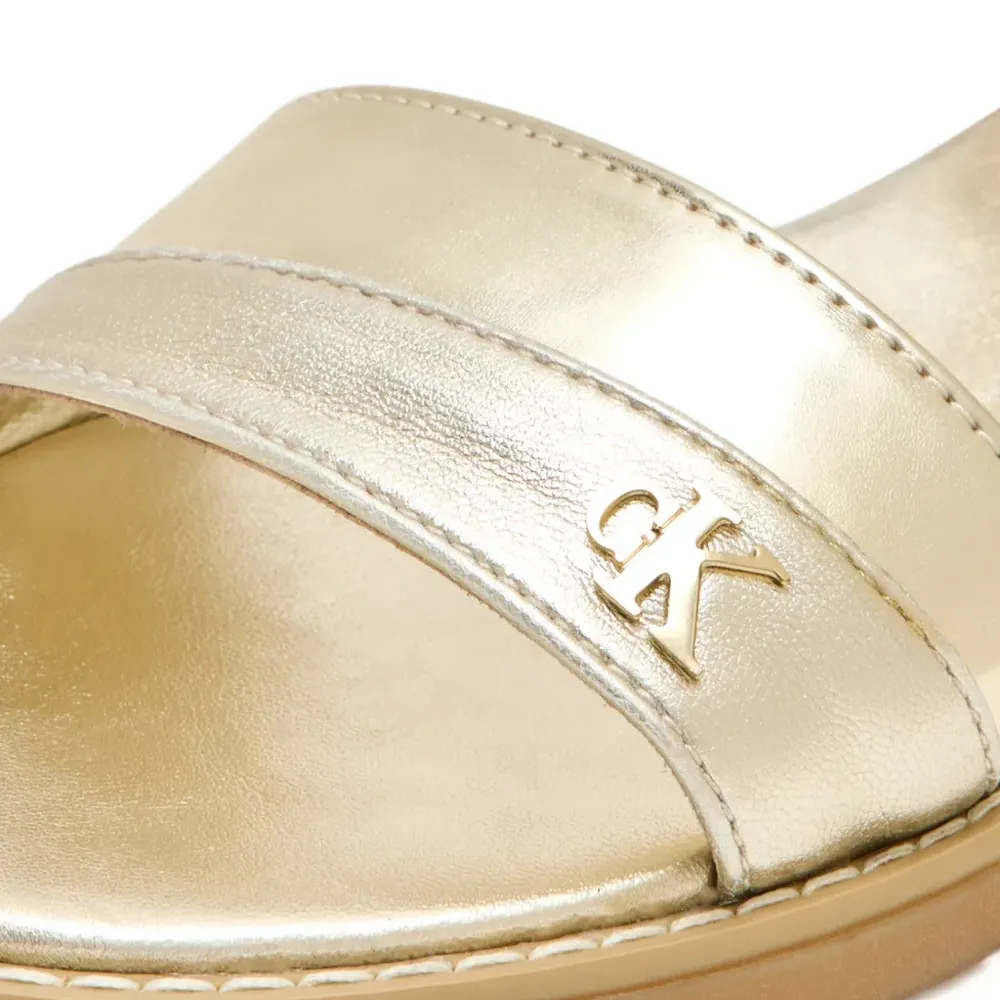 Босоножки с ремешком-пряжкой