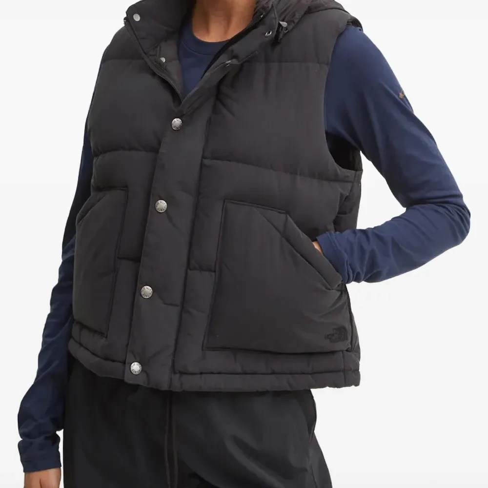 Утеплённая куртка с капюшоном