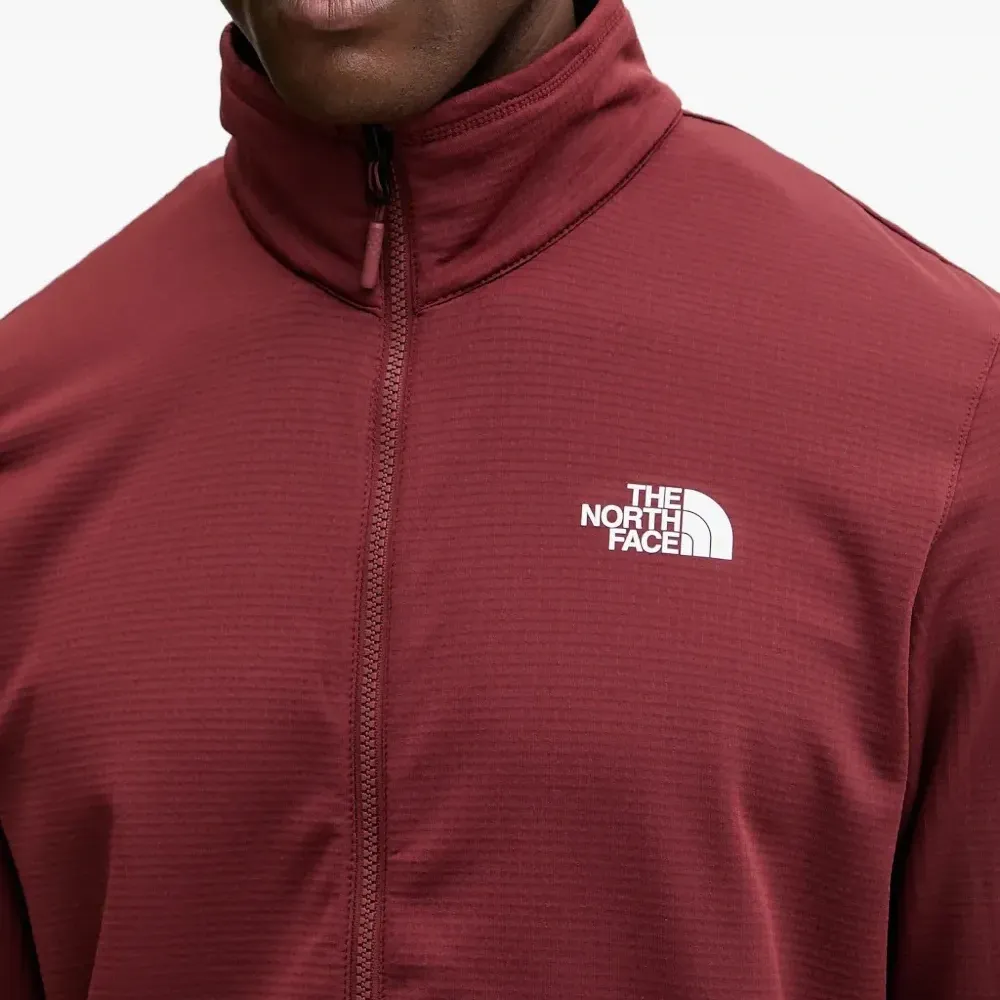 Спортивная куртка с капюшоном и цветными блоками