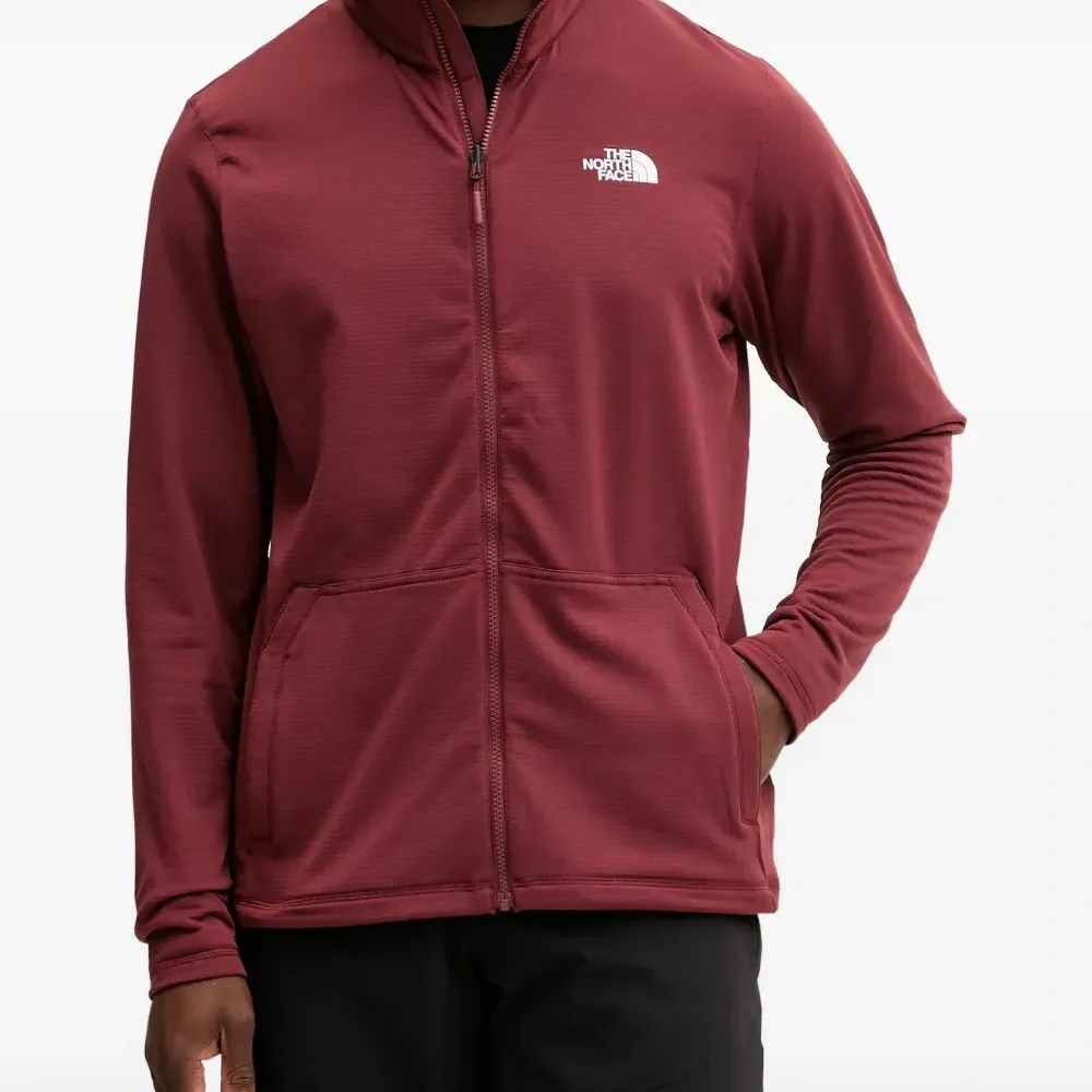 Спортивная куртка с капюшоном и цветными блоками