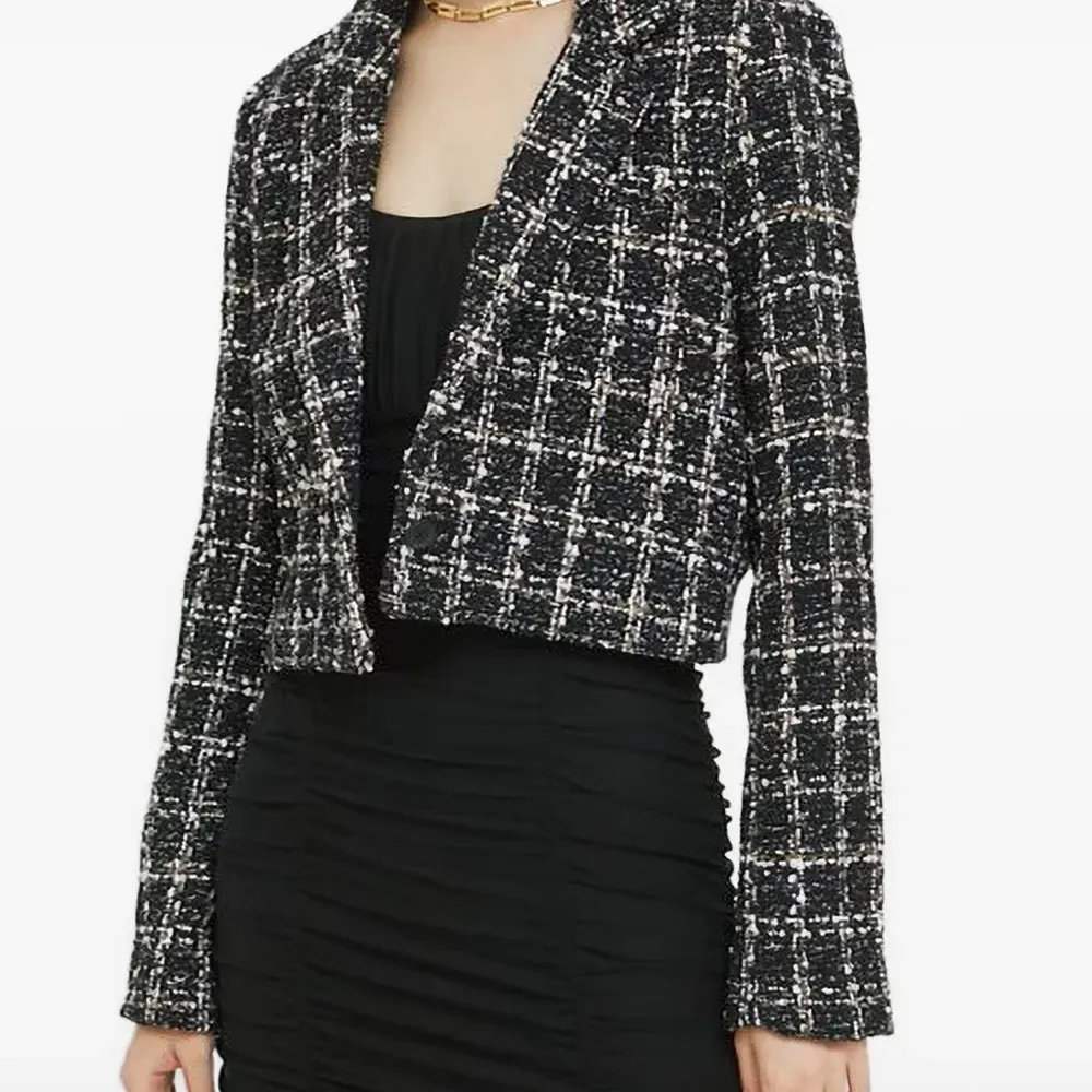 Короткий твидовый жакет