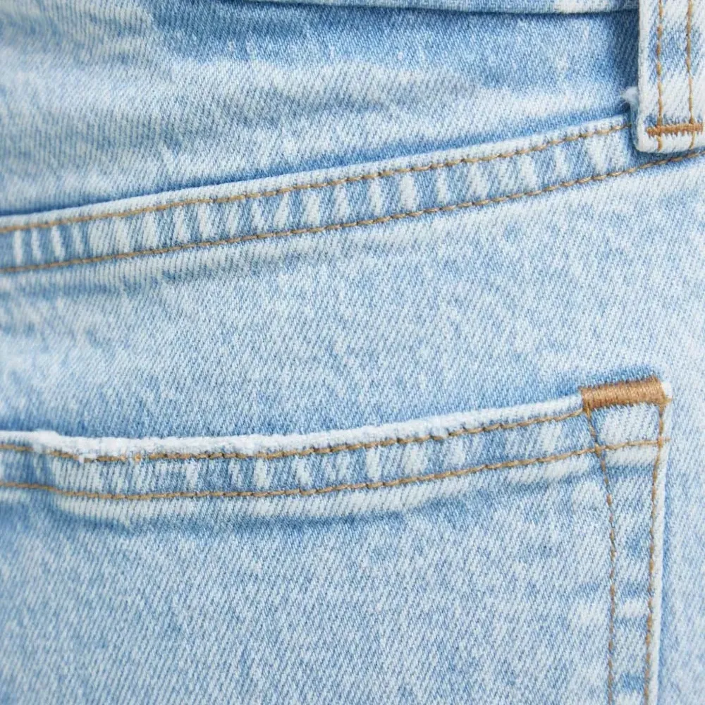 Джинсы с пятью карманами