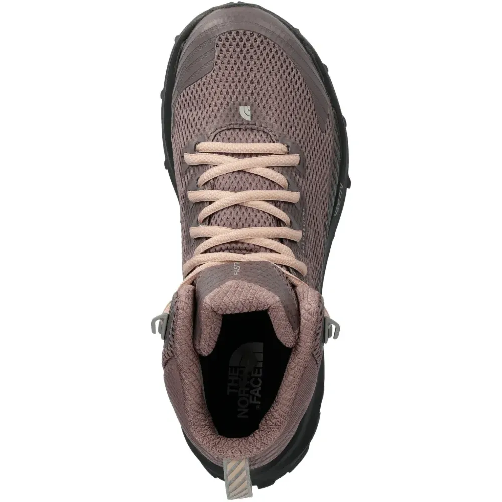 Кроссовки для активного отдыха на шнуровке