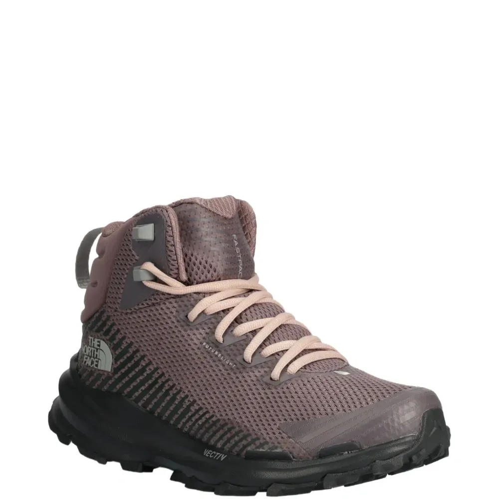 Кроссовки для активного отдыха на шнуровке