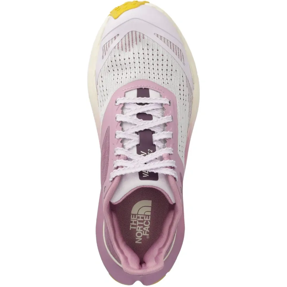 Кроссовки с логотипом