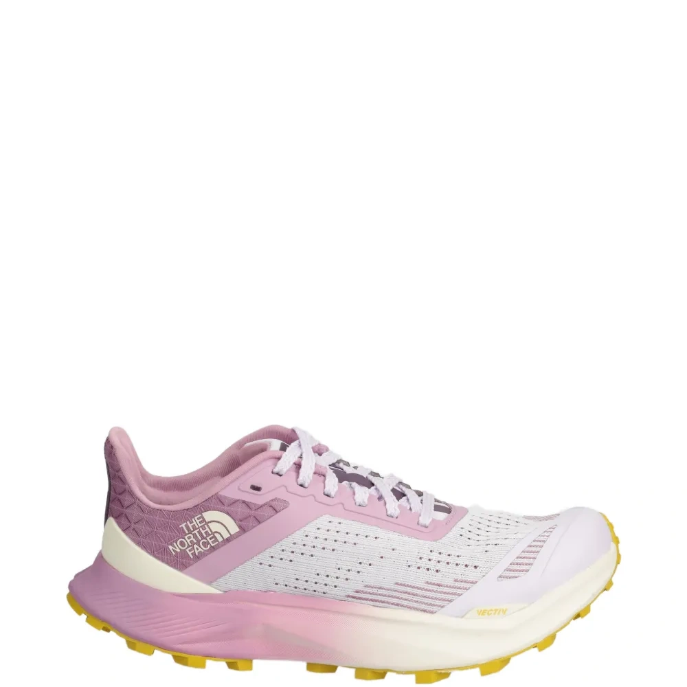 Кроссовки с логотипом