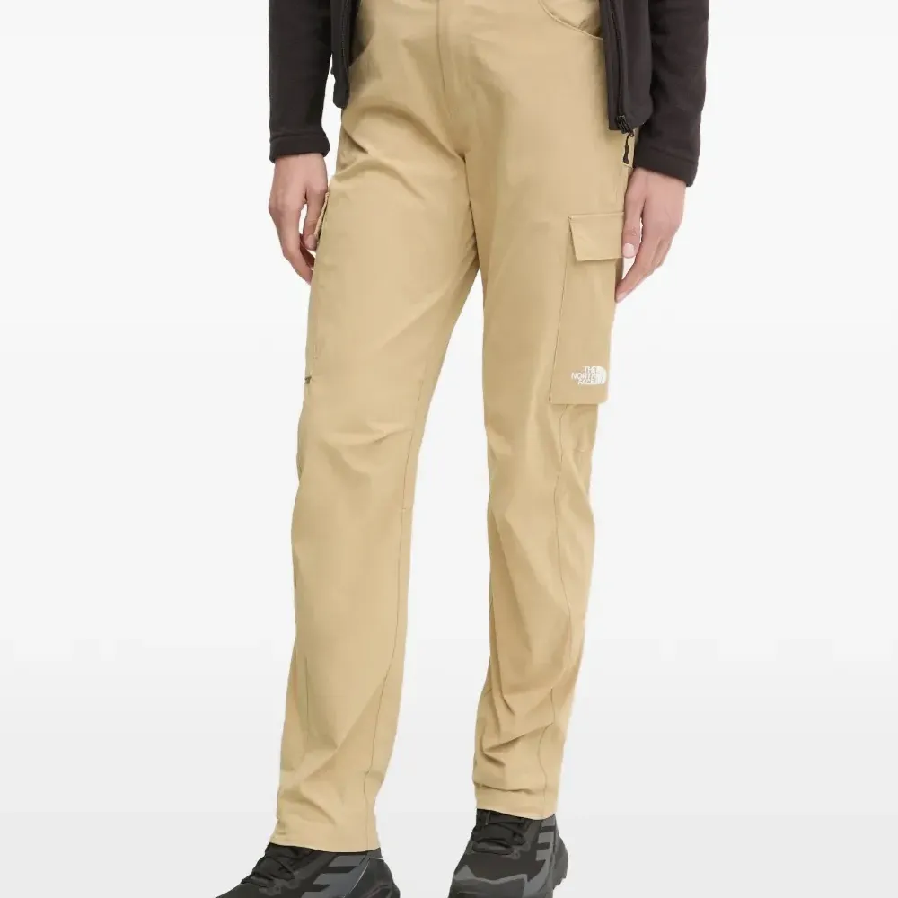 Брюки карго с функциональными карманами