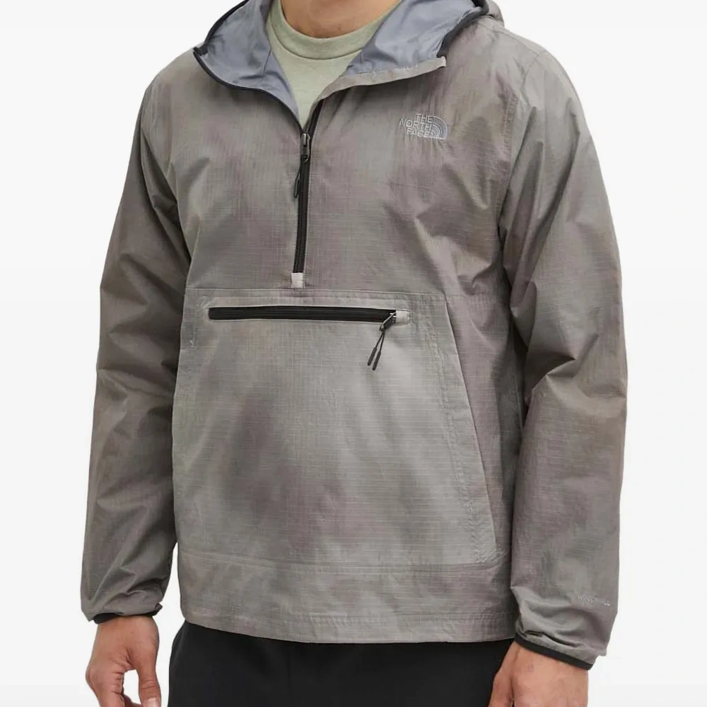 Куртка с капюшоном и четверной молнией Куртка с капюшоном и четверной молнией