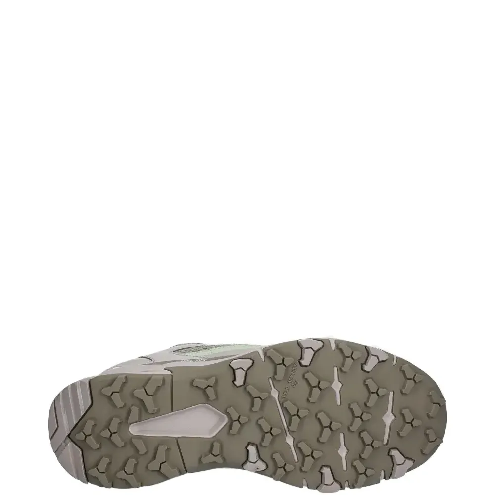 Кроссовки из сетки на шнуровке