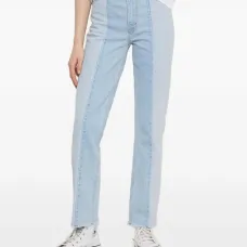 Джинсы с панелями и необработанным краем Джинсы с панелями и необработанным краем