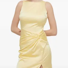 Макси-платье с разрезом и узлом