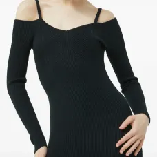 Платье миди с открытыми плечами и V-образным вырезом