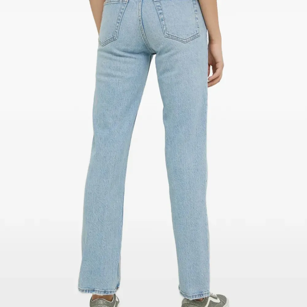 Джинсы прямого кроя