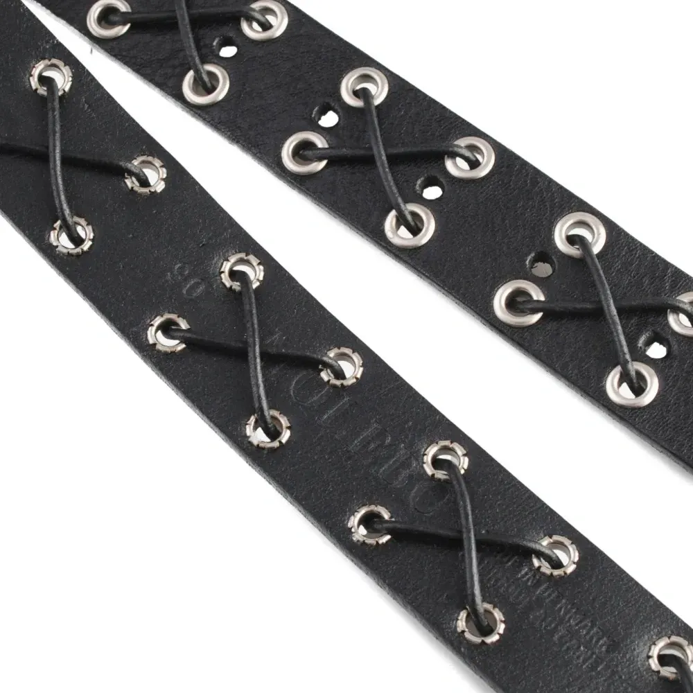 Кожаный ремень с люверсами