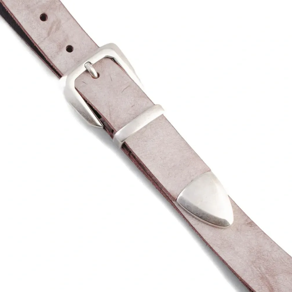 Кожаный ремень с пряжкой