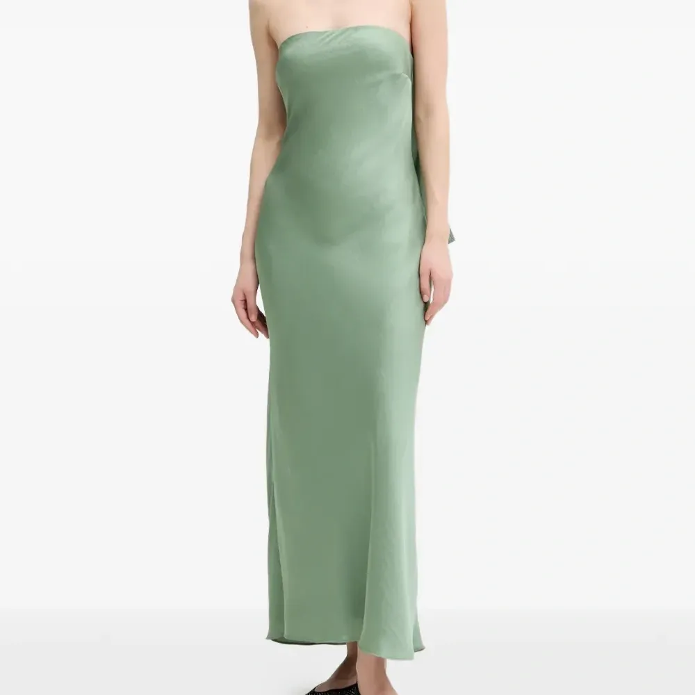 Макси-платье без бретелек с отделкой в виде шарфа Макси-платье без бретелек с отделкой в виде шарфа