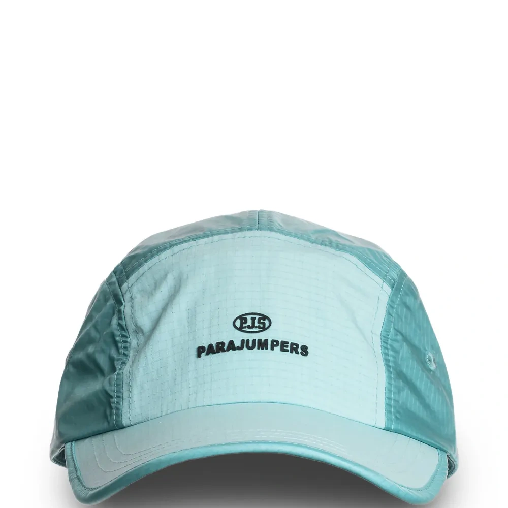 Кепка с логотипом