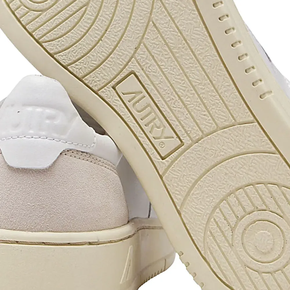 Кроссовки с перфорацией