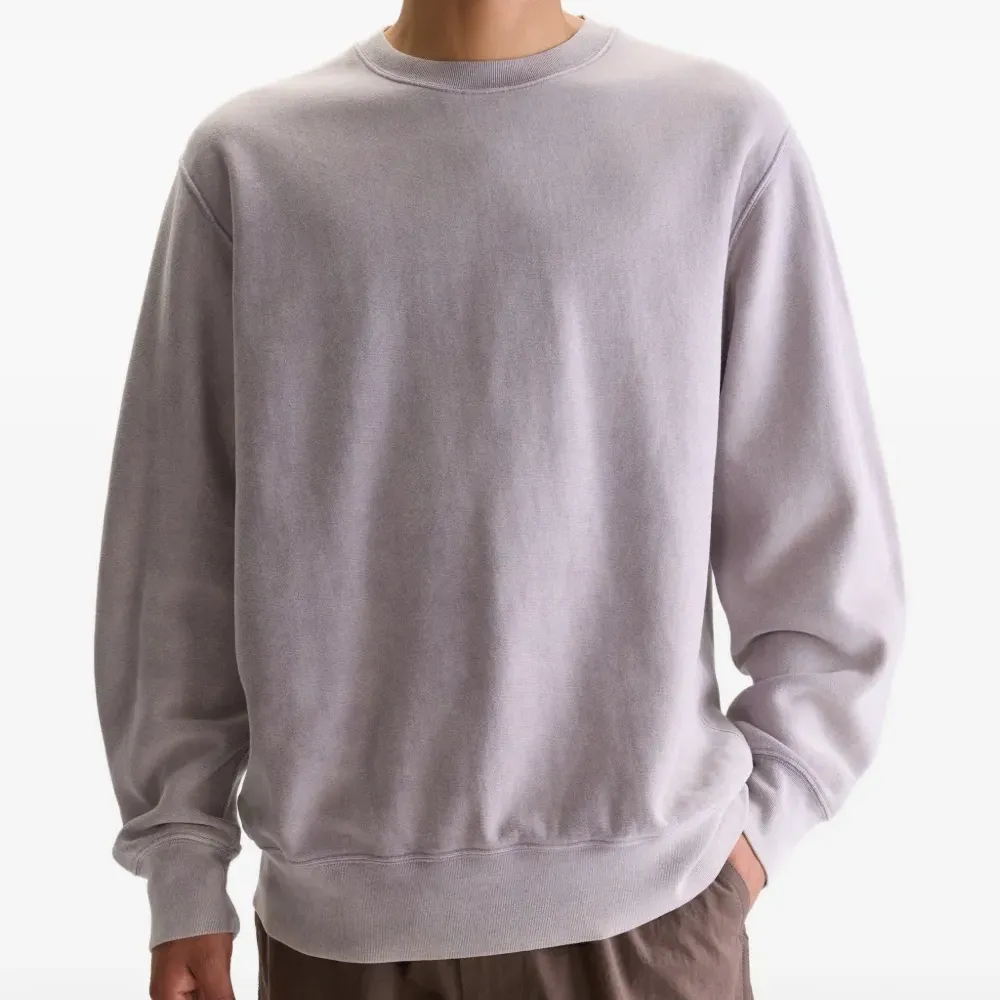 Свитшот с круглым вырезом