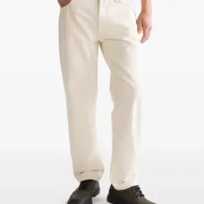 Бледные джинсы