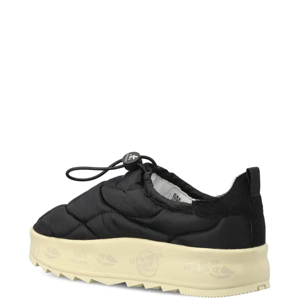 Стеганые кроссовки