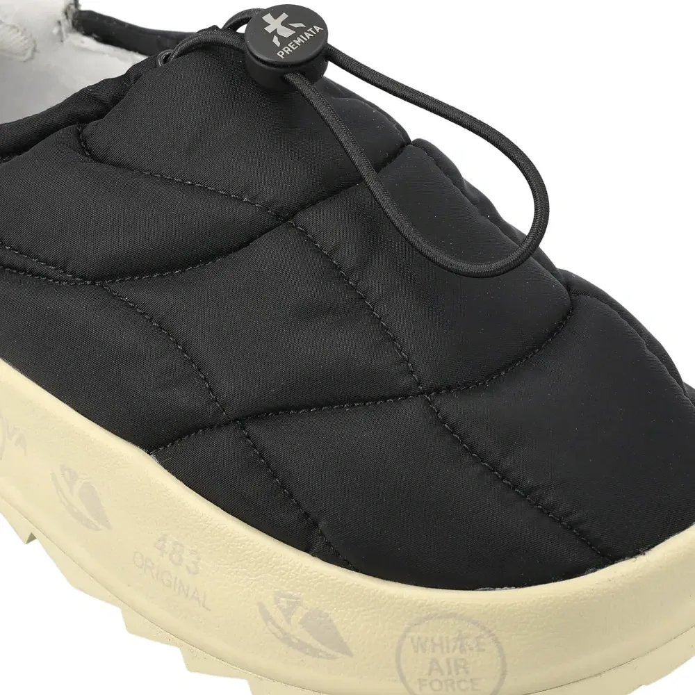 Стеганые кроссовки