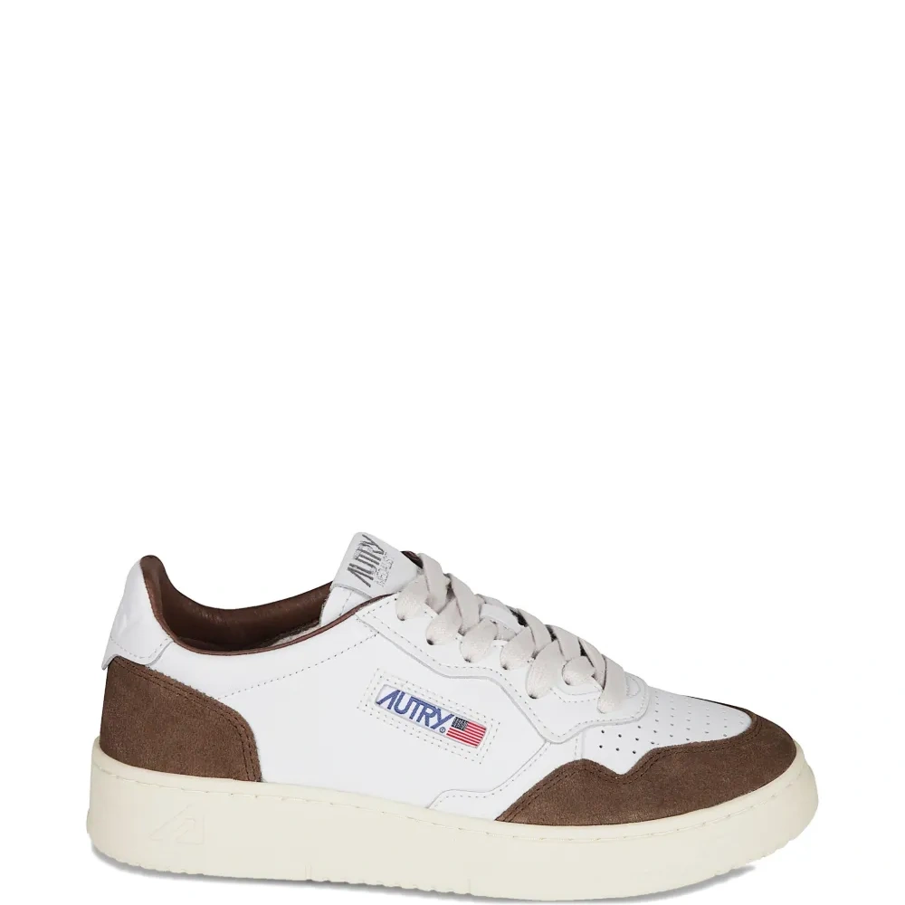 Кроссовки с замшевыми вставками Кроссовки с замшевыми вставками